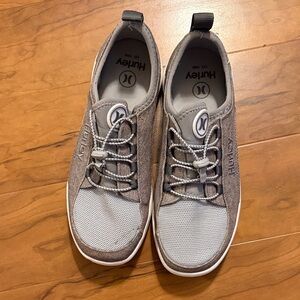 Hurley Mens Sneakers in Gray and White